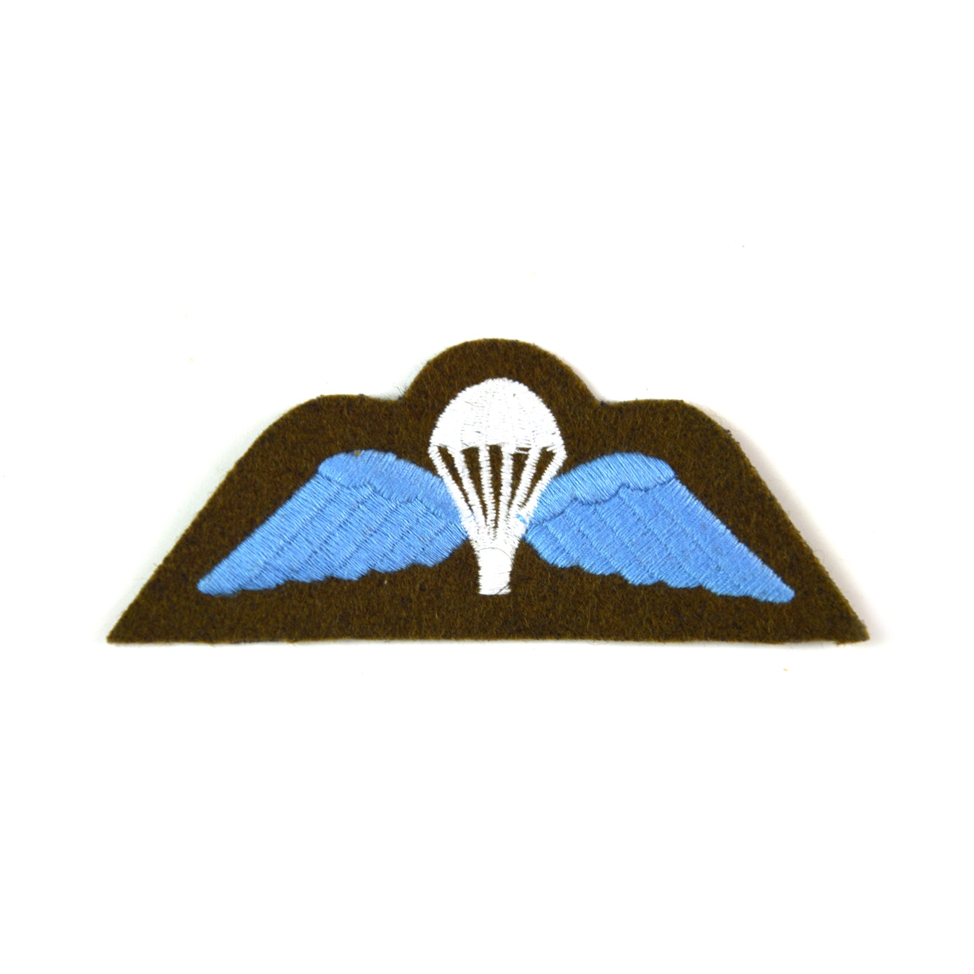 British Basic Parachute Wings Embroidered Cloth Badge, White/Blue on Khaki