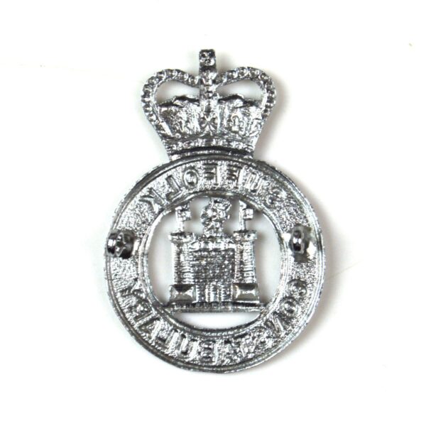 Suffolk Constabulary Chrome Cap Badge, Queen's Crown - Image 2
