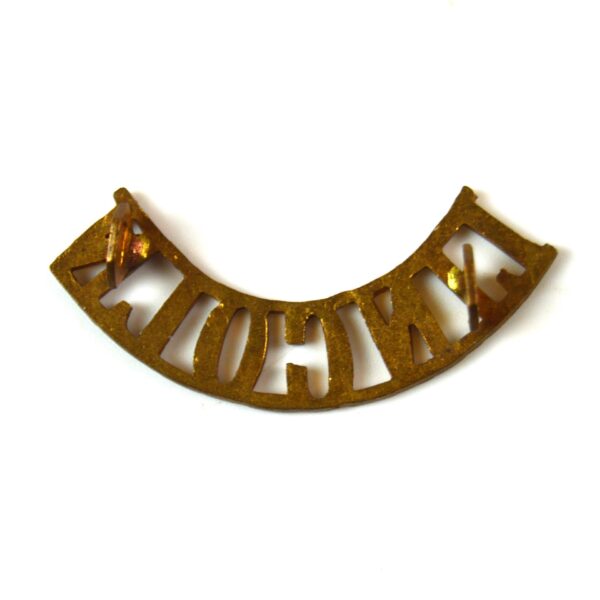 Lincolnshire Regiment (LINCOLN) (1902-46 Pattern) Brass Shoulder Title - Image 2