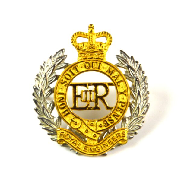 Royal Engineers (RE) Officer's Cap Badge, ERII