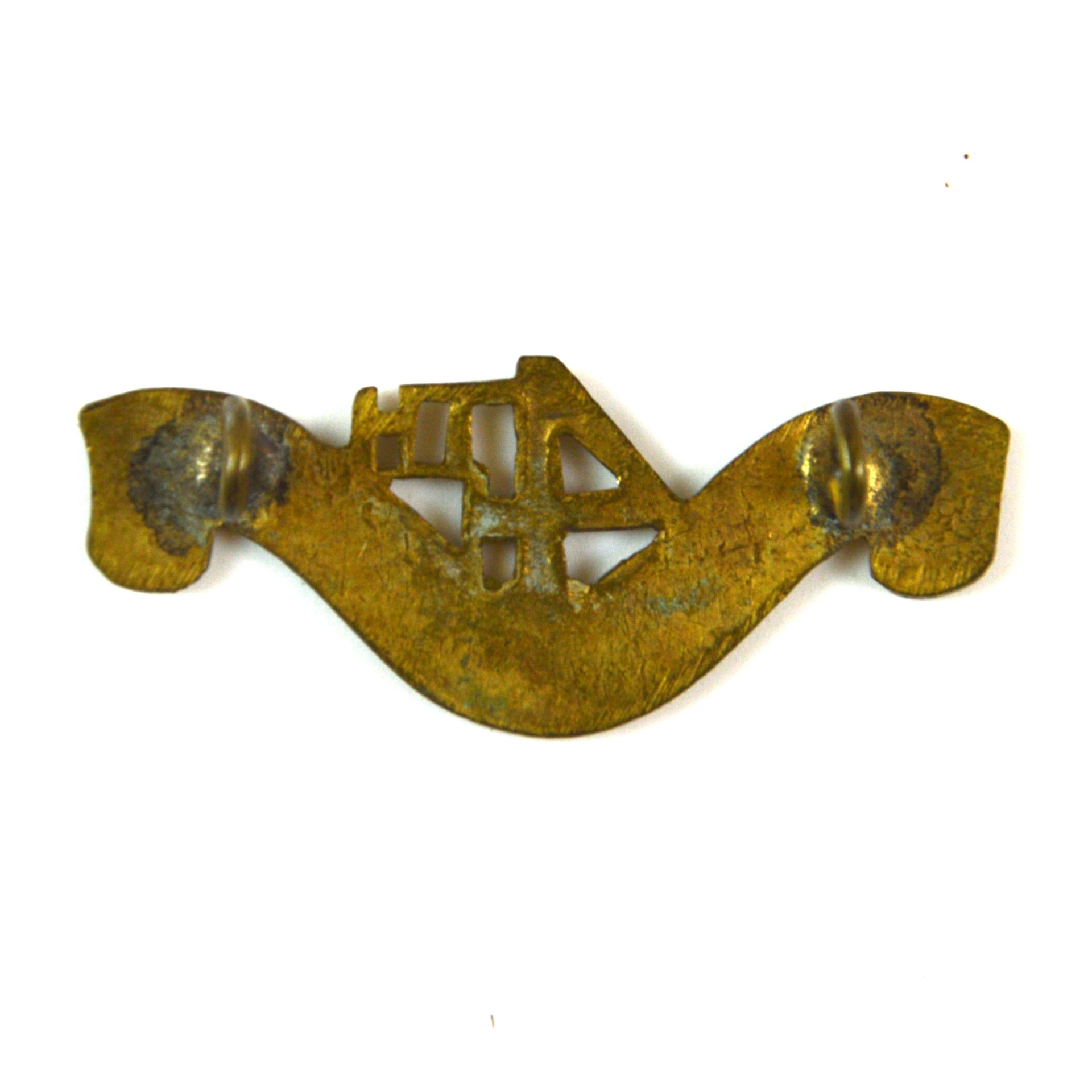 South African 4th Mounted Rifles (Umvoti Mounted Rifles) (1913-1934 Pattern) Brass Shoulder Title - Image 2