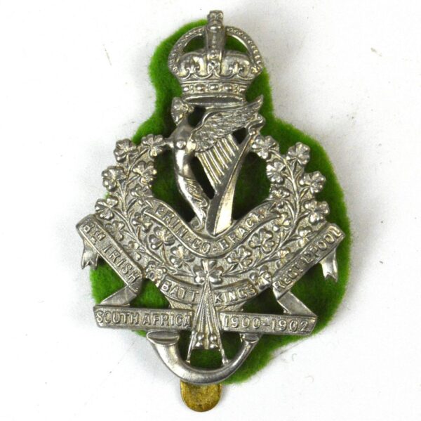 8th LIVERPOOL IRISH KC w/m cap badge (Original)
