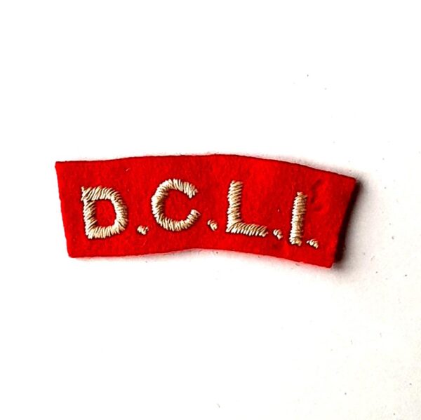 Duke of Cornwall Light Infantry (DCLI) Cloth Shoulder Title (White on Scarlet) - Original