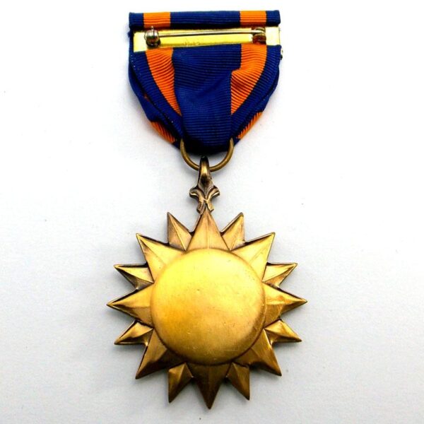 AIR MEDAL USA complete in case, full size medal - Image 2