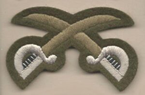 CROSSED  SWORDS - ARMY PHYSICAL TRAINING INSTRUCT.