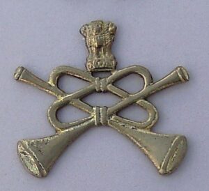 CROSSED TRUMPETS 'TRUMPETER' Ashoka's Lions above