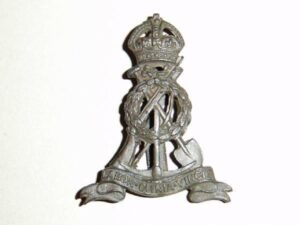 BOUR CORPS KC O.S.D. Bronze cap badge