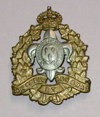 REGIMENT DE LEVIS KC or's cap badge