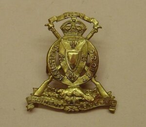 REGIMENT DE QUEBEC gm or's cap badge