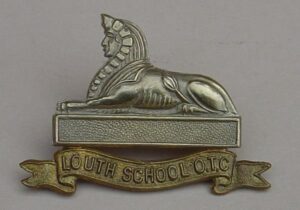 UTH SCHOOL O.T.C. or's bi/m cap badge