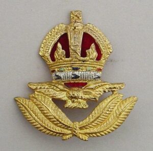 R.A.F. AIR OFFICER'S KC Cap Badge - WWII economy.