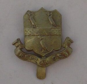 REPTON SCHOOL C.C.F. g/m cap badge