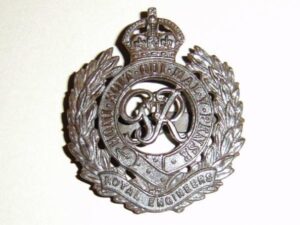 ROYAL ENGINEERS GRVI O.S.D. cap badge