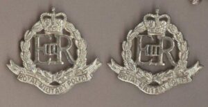 ROYAL MILITARY POLICE QC silVER plate. Pr