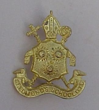 ST EDMUNDS SCHOOL O.T.C. CANTERBUY  g/m cap badge