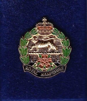 THE ROYAL HAMPSHIRE REGIMENT - LAPEL BADGE