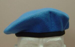UN BERET - bright blue