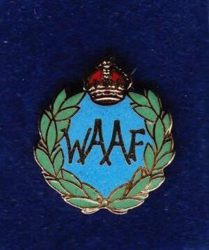 MENS AUXILLARY AIR FORCE - LAPEL BADGE
