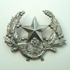 SCOTTISH RIFLES 'CAMERONIANS'  white metal OR's Glengarry badge