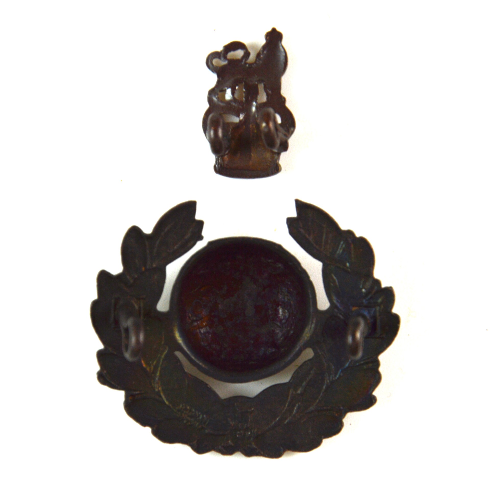 Royal Marines (1953-2022 Pattern) Officer Service Dress Bronze 2-Part Cap Badge, Queen's Crown - Image 2