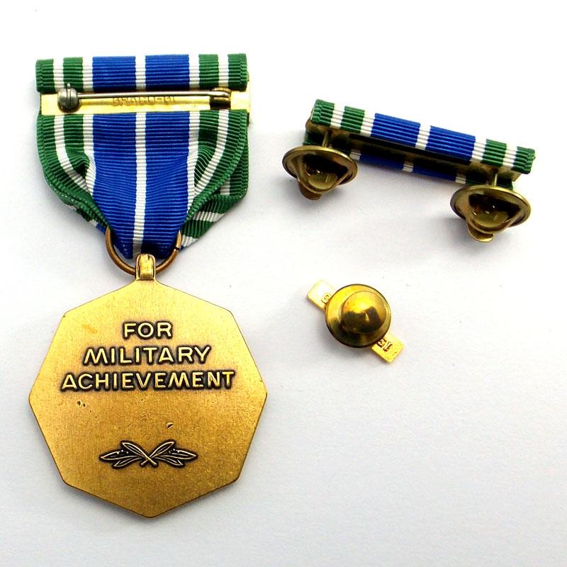 ARMY ACHIEVEMENT MEDAL USA complete in case, full size medal Jeremy