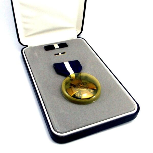 USA Navy Cross - Full Size Medal in Case - Image 3