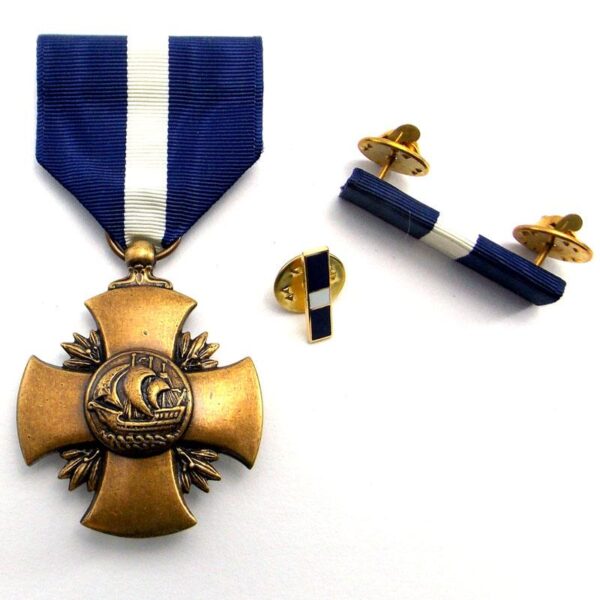 USA Navy Cross - Full Size Medal in Case