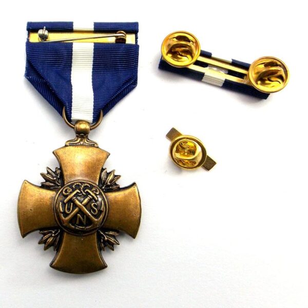 USA Navy Cross - Full Size Medal in Case - Image 2