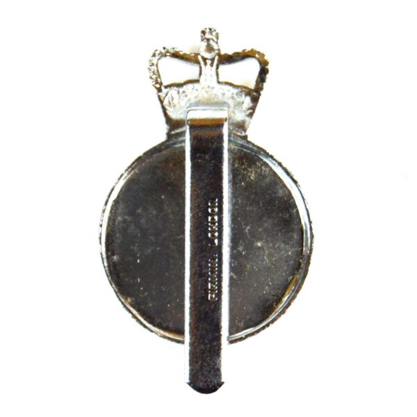 MOD Guard Service Enamelled & Nickel Plate Cap Badge, Queen's Crown - Image 2