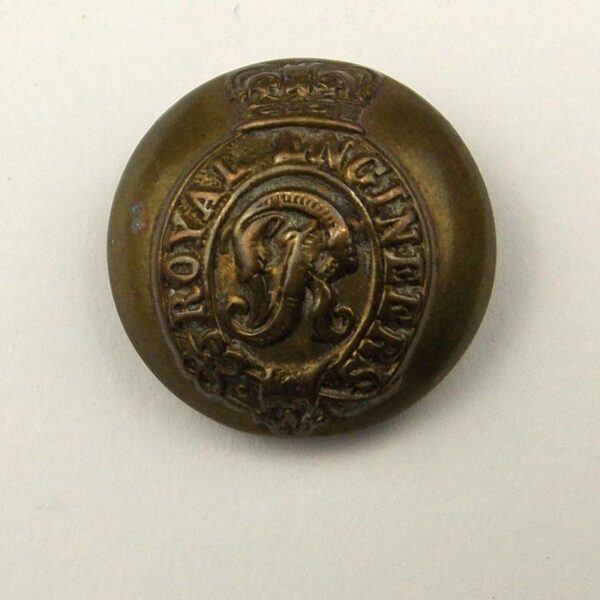 ROYAL ENGINEERS QVC OR's G/m 19mm button W. Twigg & Co. Birmingham