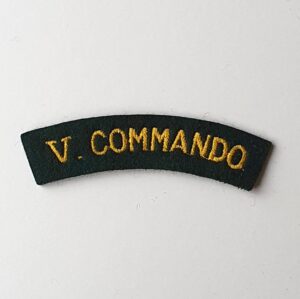 'V Commando' Reproduction Cloth Shoulder Title - Yellow on Green
