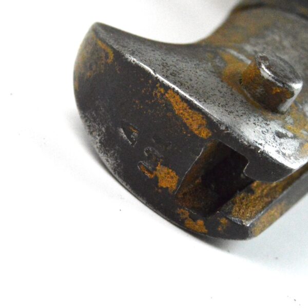 British 1853 Pattern, 2nd Type Artillery Sword Bayonet in Scabbard - Image 4