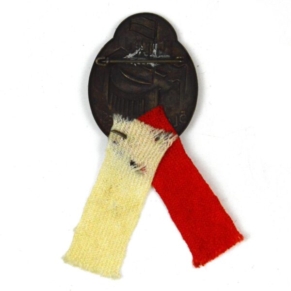 German Third Reich 5. Landesturnfest 1930 Tinnie Badge - Image 2