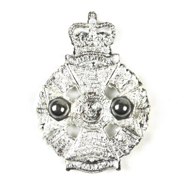 The Rifles Sergeants/NCO's Pouch Badge, Nickel Plated, Queen's Crown - Image 2