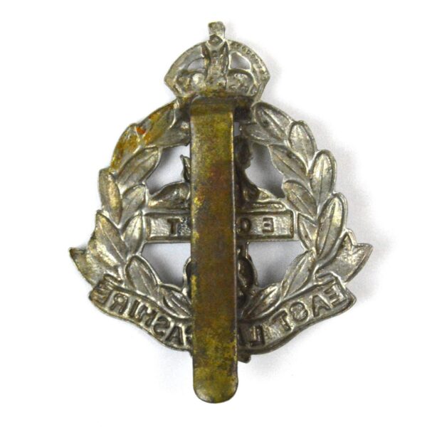East Lancashire Regiment Bimetal Cap Badge, King's Crown, Original - Image 2