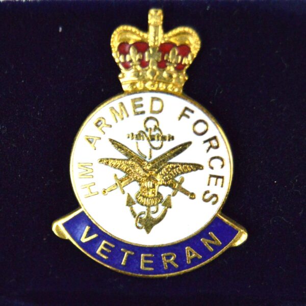 HM Armed Forces Veteran Lapel Badge in Box - Image 3
