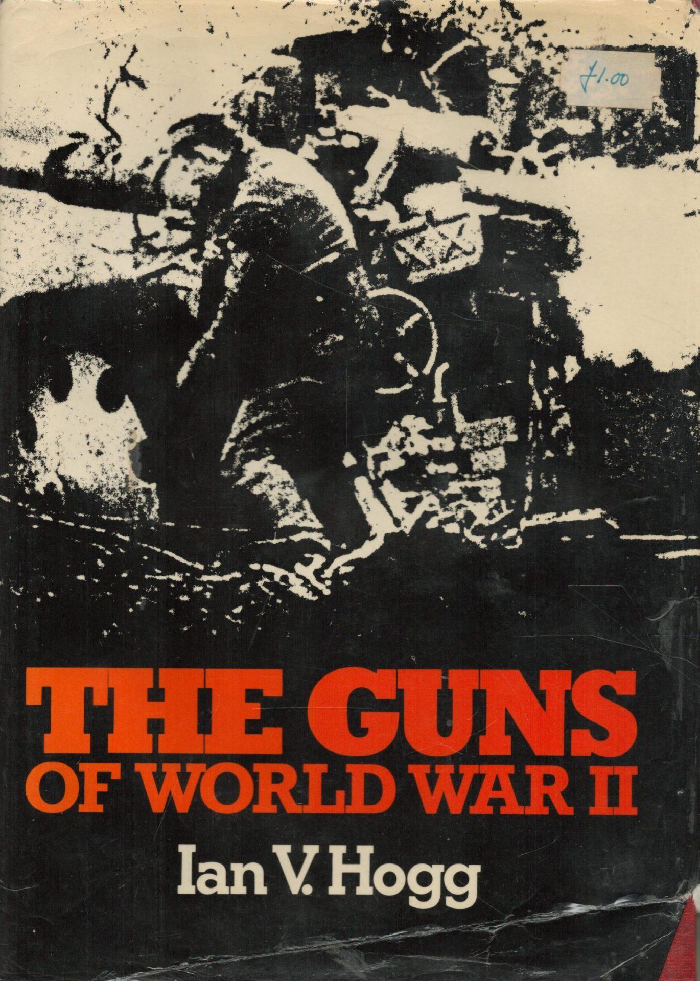 The guns of World War II (A Macdonald illustrated war study)