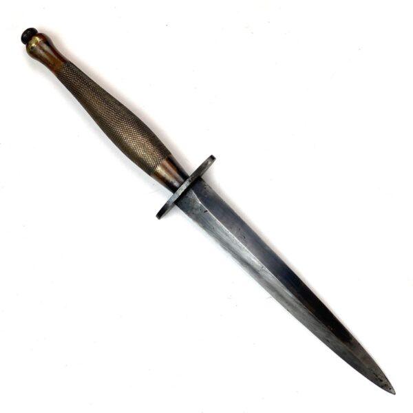 Original British 2nd Pattern Fairbairn-Sykes Commando Knife in Scabbard - Image 11