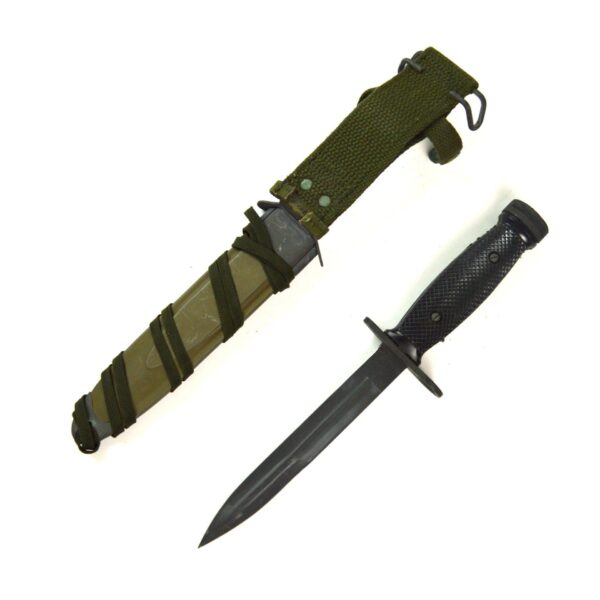 Vietnam War Era US M4 (2nd Pattern) Bayonet by Conetta in M8A1 Scabbard - Image 2
