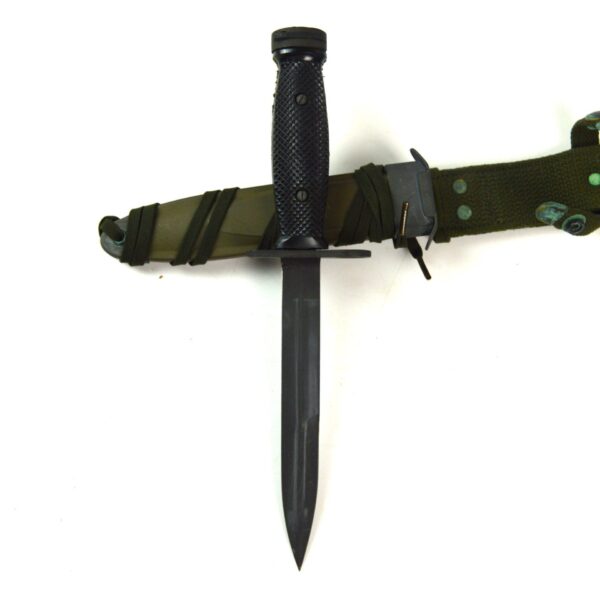 Vietnam War Era US M4 (2nd Pattern) Bayonet by Conetta in M8A1 Scabbard - Image 8