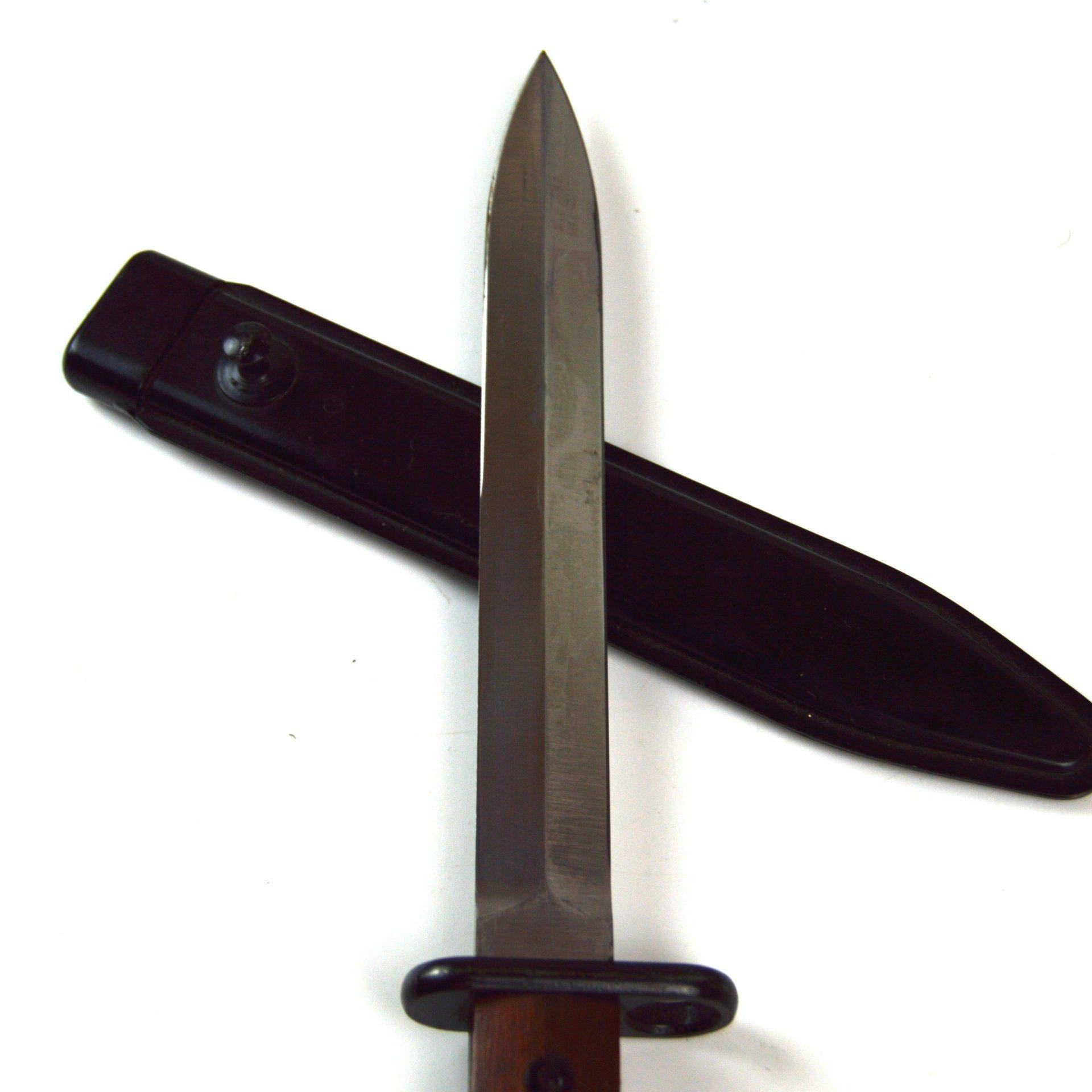 Colombian-Issue Danish Madsen M1947 Rifle Bayonet and Scabbard - Image 5