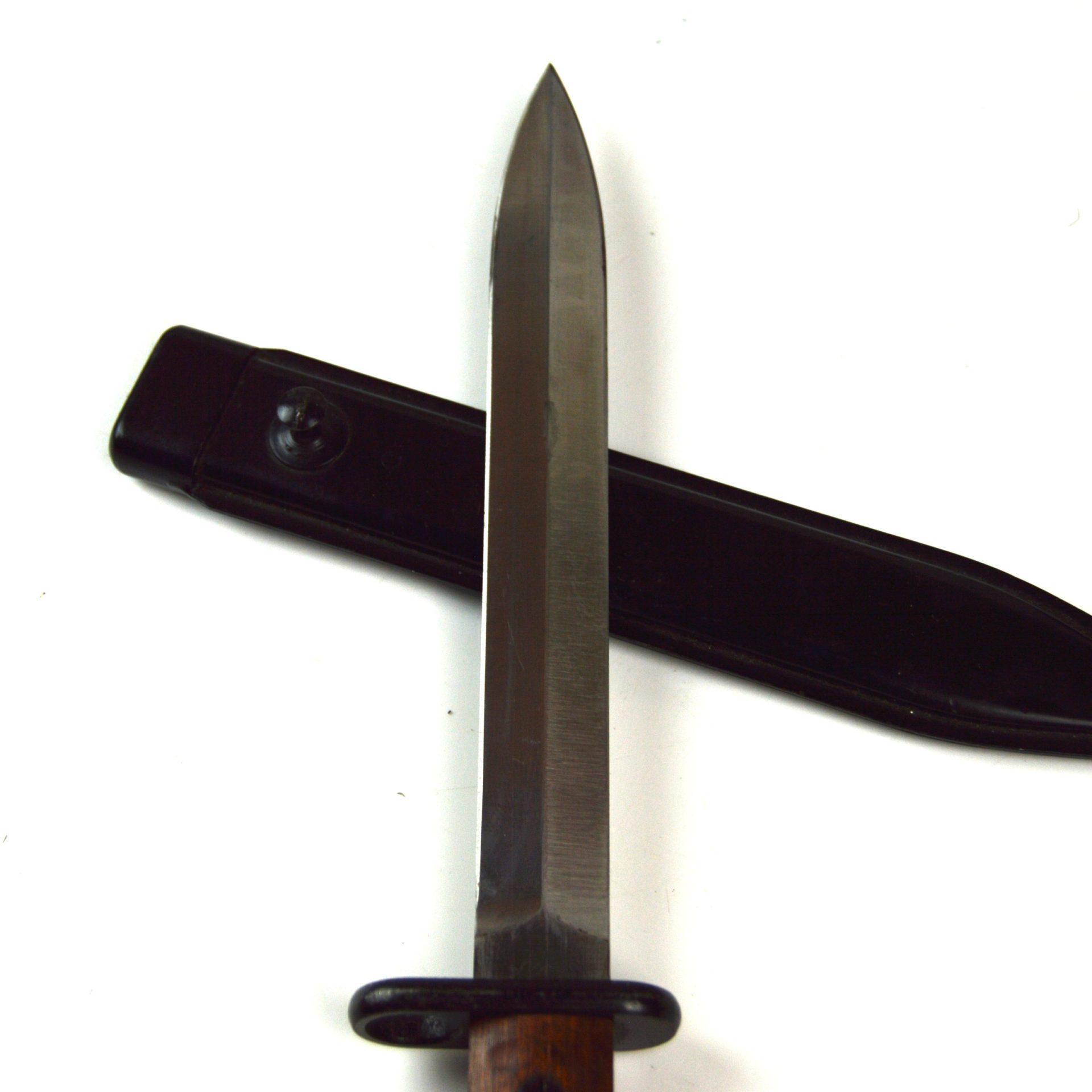 Colombian-Issue Danish Madsen M1947 Rifle Bayonet and Scabbard - Image 4