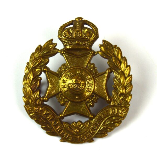 8th Battalion (Leeds Rifles), West Yorkshire Regiment Cap Badge, King's Crown, Original