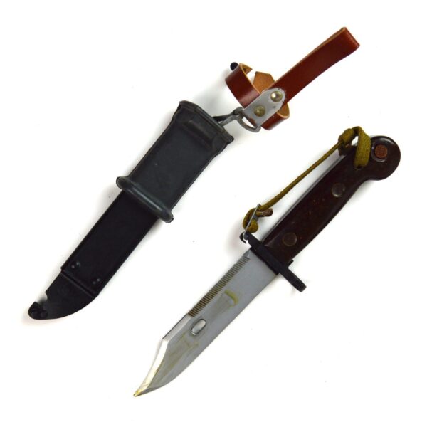 Russian AKM Type I Bayonet - Image 2