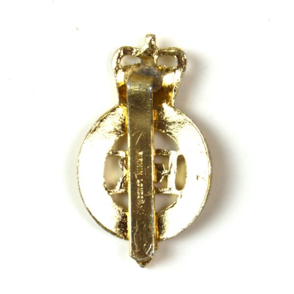 HM Prisons Gold-Anodised Cap Badge, ERII - Image 2