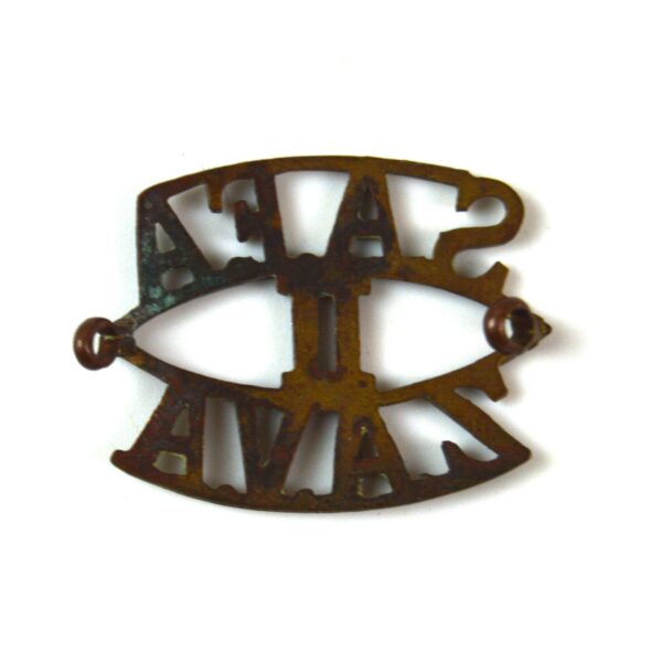 2nd South African Field Artillery (SAFA-II-ZAVA) (1922-23 Pattern) Brass Shoulder Title - Image 2
