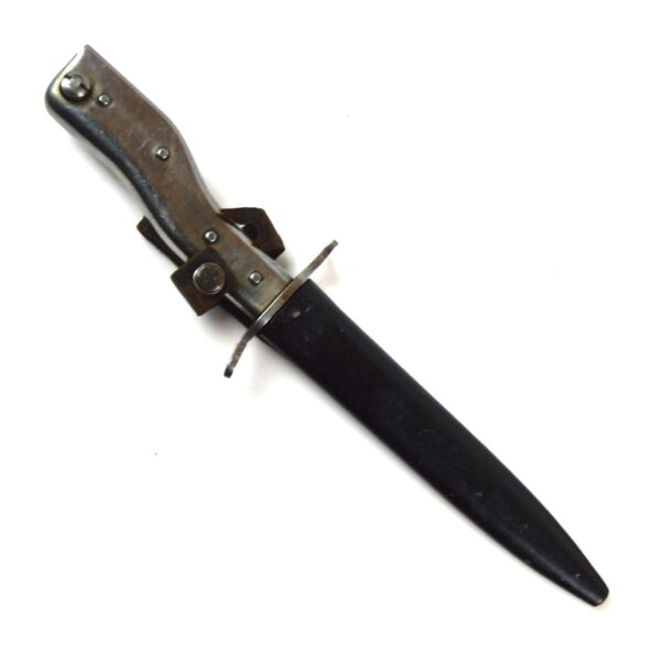 Imperial German Early Manufacture Crank Handle Ersatz EB1 Bayonet in Scabbard - Image 3