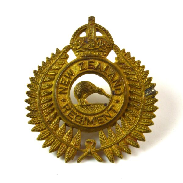 New Zealand Regiment (1947-1952 Pattern) Officer's Cap Badge, King's Crown, Original