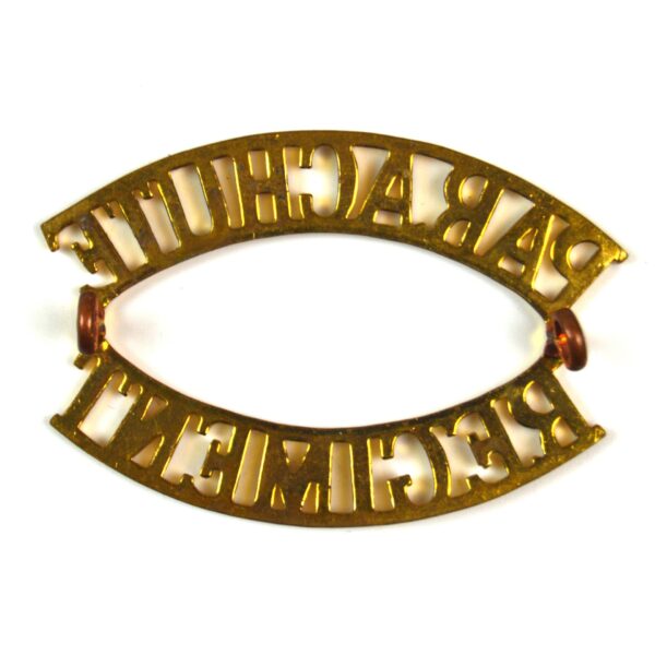 Parachute Regiment (PARACHUTE/REGIMENT) Brass Shoulder Title - Image 2