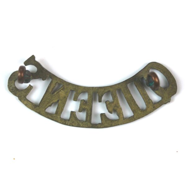 Queen's Royal Regiment (West Surrey) (c.1900-1959, QUEEN'S) Brass Shoulder Title - Image 2
